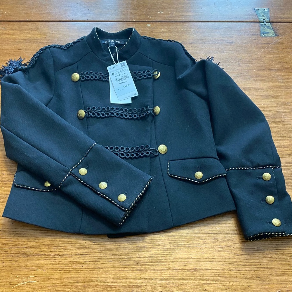 Trafaluc Zara women’s black military blazer NWT.